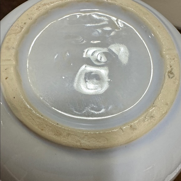 Vtg 1970s McCoy white pottery pitcher. #7527. - Picture 6 of 7